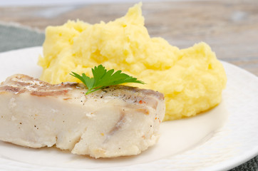 Kabeljau Filet mit Kartoffelpüree