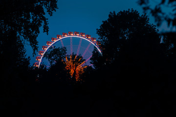 Riesenrad bei Nacht - Volksfest - Rummel