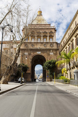 Fototapeta premium View of Porta Nuova in Palermo