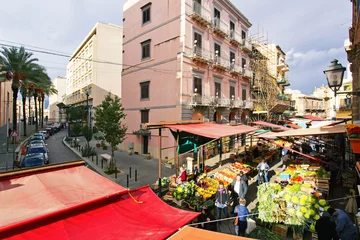 Schilderijen op glas Aerial view of the Capo market in Palermo © lapas77
