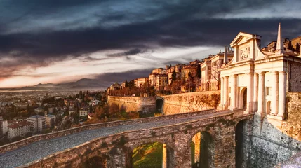 Fototapete Die Mauern von Bergamo Italien © Guagui
