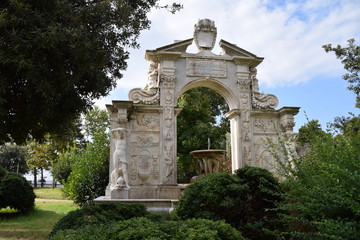 Fototapeta na wymiar Napoli, fontana del Naccherino