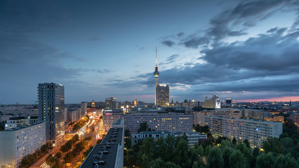 Berliner Fernsehturm am Abend