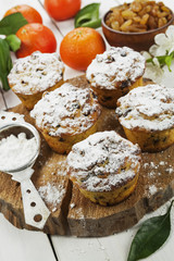 Mandarin muffins with raisin