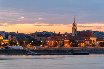 Obraz premium Old church and fisherman bastion at night in Budapest, Hungary