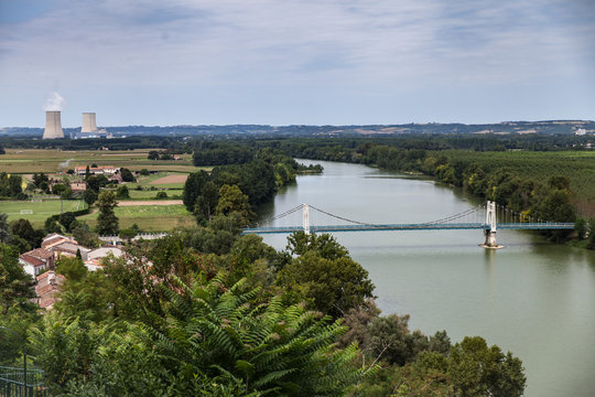 Auvillar (Tarn et Garonne - France) - Golfech