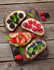 Brushetta or spanish tapas set