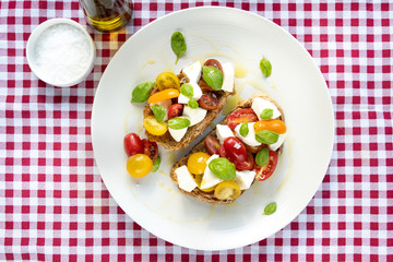 plate lunch tomato cheese mozzarella basil vegetarian italy heirloom cloth