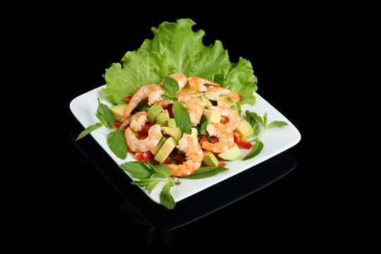 Avocado salad with shrimps