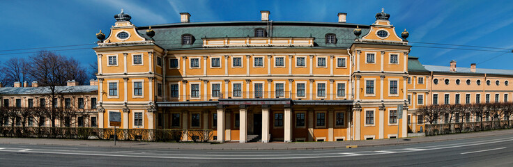 Fototapeta na wymiar The building of the Menshikov Palace on the Universitetskaya embankment in the city of St. Petersburg