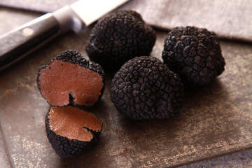 preparing fresh black truffles