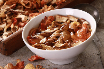 dried mixed wild exotic mushrooms