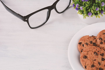 Chocolate chip cookies whit copyspace