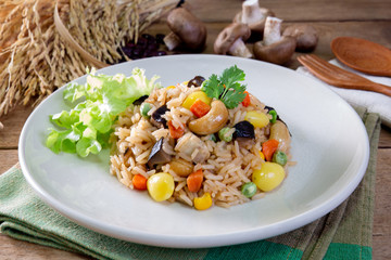 Fried rice grains and vegetables (healthy food)