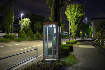 夜の公衆電話