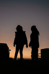 Silueta familiar, atardecer