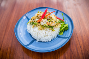 Thai food, Tha-le Pad Pong Khari, seafood fried with curry power and celery
