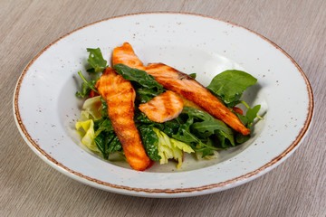 Grilled salmon salad
