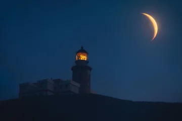 Photo sur Plexiglas Phare Phare de Matxitxako la nuit avec la grande lune