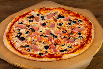 Pizza with ham and mushroom