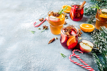 White and red mulled wine
