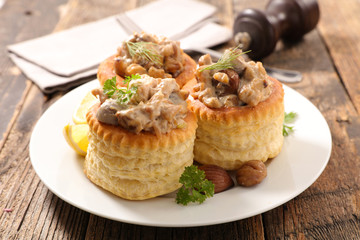 vol au vent, puff pastry with cream and mushroom