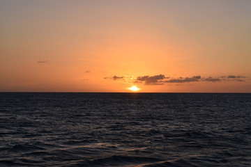 Tramonto romantico sul mare ad Aruba - Caraibi