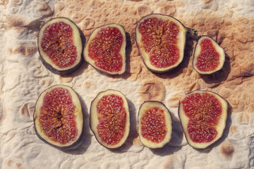 slices of figs on bread