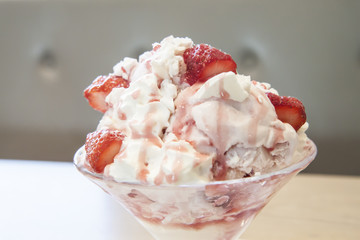 strawberry ice cream
