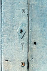 Detalhe de uma porta de um casarão antigo
