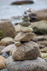 Steinfigur am Strand an der Ostsee