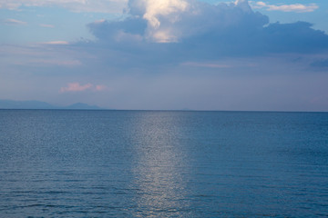 Obraz premium Reflecion on a calm sea