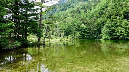 Kleiner See in den Japanischen Alpen bei Kamakochi