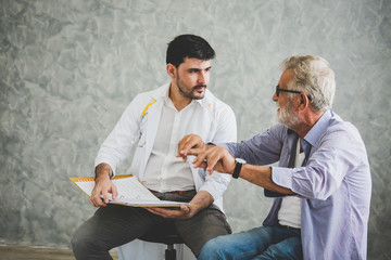 Psychologist doctor discussing with patient