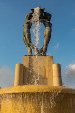 L'Aquila, Fontana Luminosa