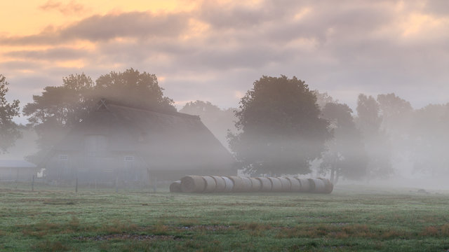 Sheep stable at dawn / Schafstall in L&uuml;neburger Heide zum Sonnenaufgang