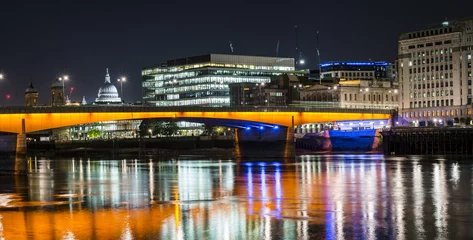 Foto op Plexiglas London Bridge by Night - Long exposure © Viktor