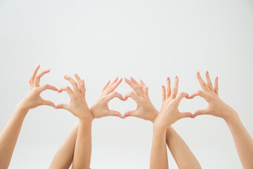 ハートマークの手