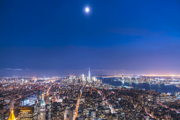 Fototapeta na wymiar 28-08-17,newyork,usa: new york skyscraper at night