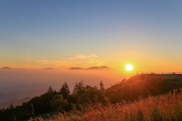 美ヶ原高原の朝焼け