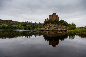 Fototapeta na wymiar Almourol's Castle on a Cloudy Day
