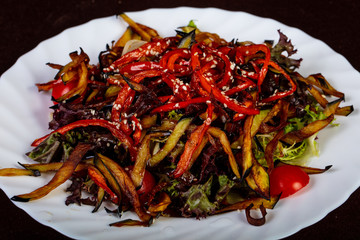 Salad with fried vegetables