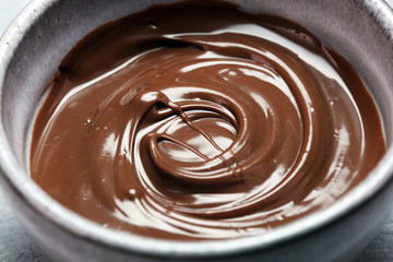 Melting chocolate, melted delicious chocolate for praline icing confectionery
