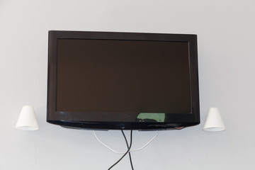 Télévision accrochée au mur © oceane2508