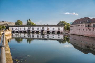 Blick auf das historische Barrage Vauban in Straßburg