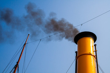 Technik und Antrieb eines Dampfschiffs im Museumshafen 
