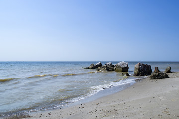 Fototapeta na wymiar Seascape of Azov Sea. No one on the beach. Beautiful coast.