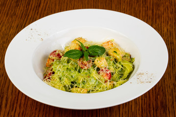 Pasta with salmon and pesto