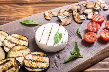 Grilled brie or camembert