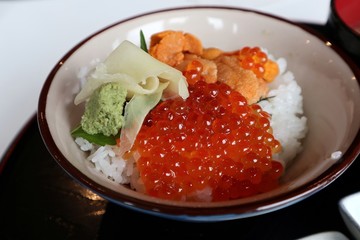 ウニイクラ丼